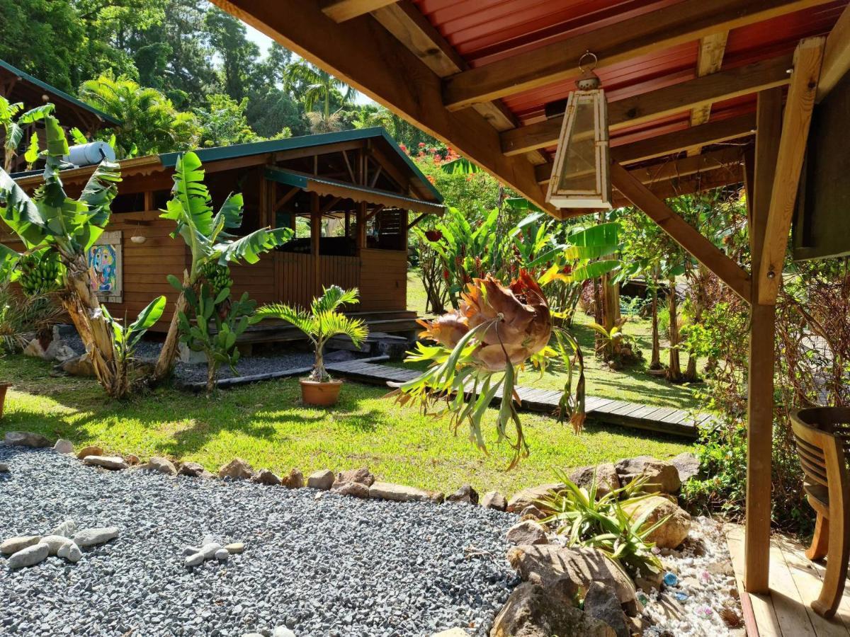 Les Bananes Vertes Ecolodges Сен-Клод Экстерьер фото