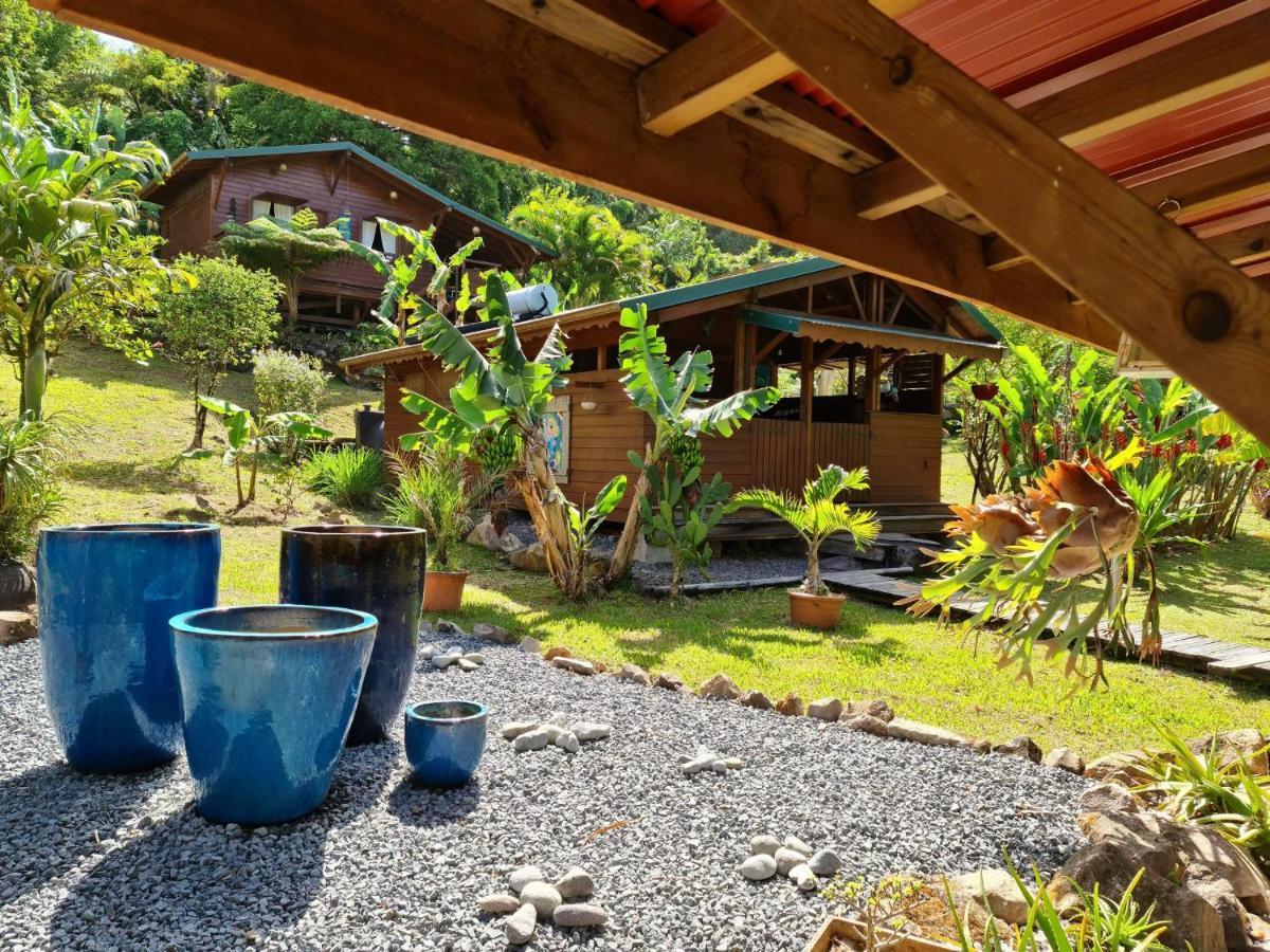 Les Bananes Vertes Ecolodges Сен-Клод Экстерьер фото