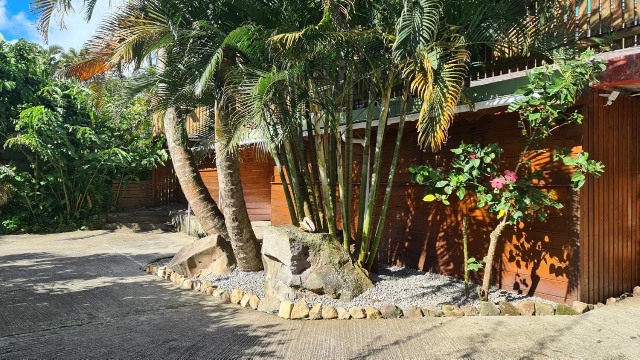 Les Bananes Vertes Ecolodges Сен-Клод Экстерьер фото