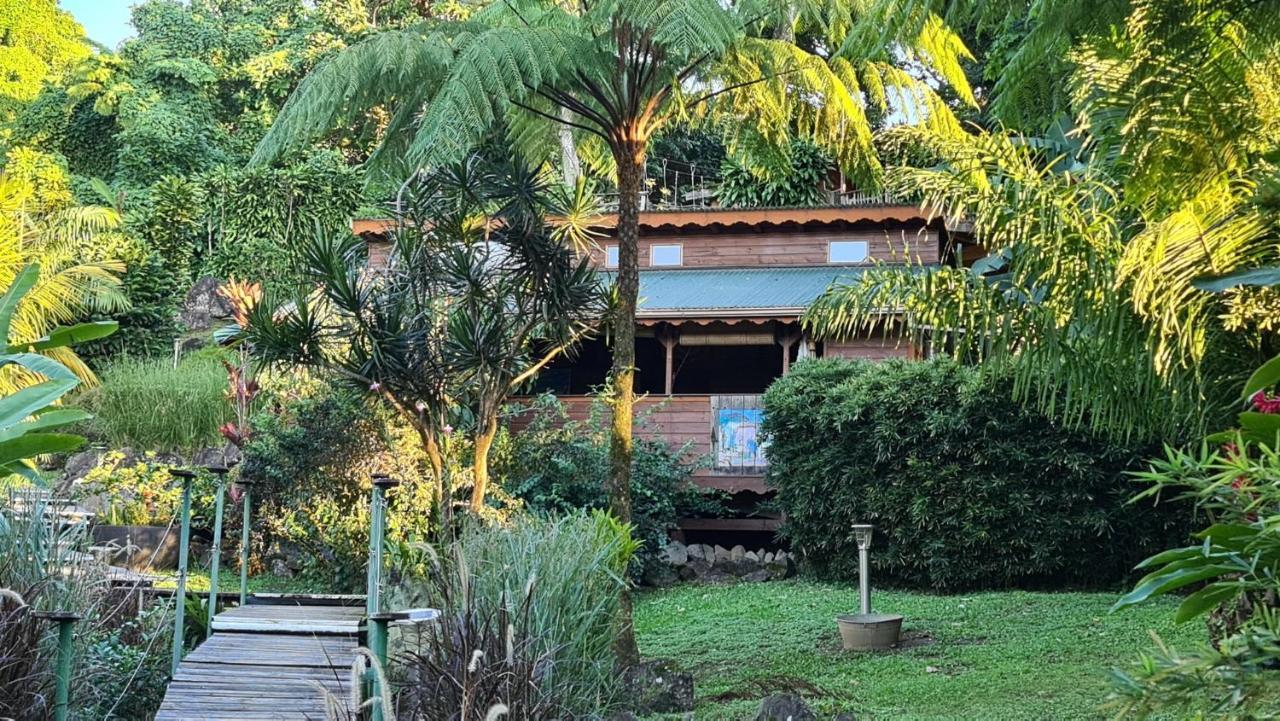 Les Bananes Vertes Ecolodges Сен-Клод Экстерьер фото